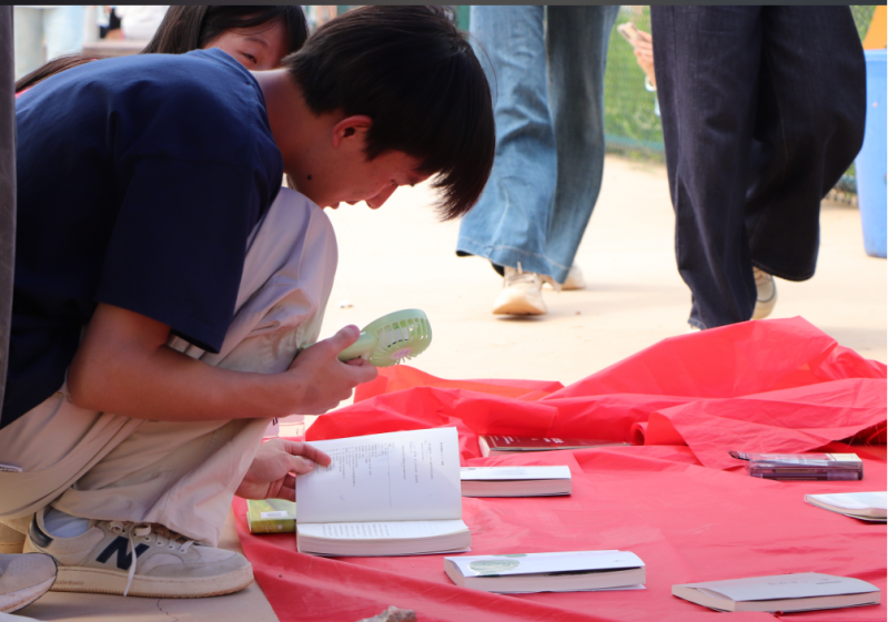 人在切蛋糕 AI 生成的内容可能不正确。
