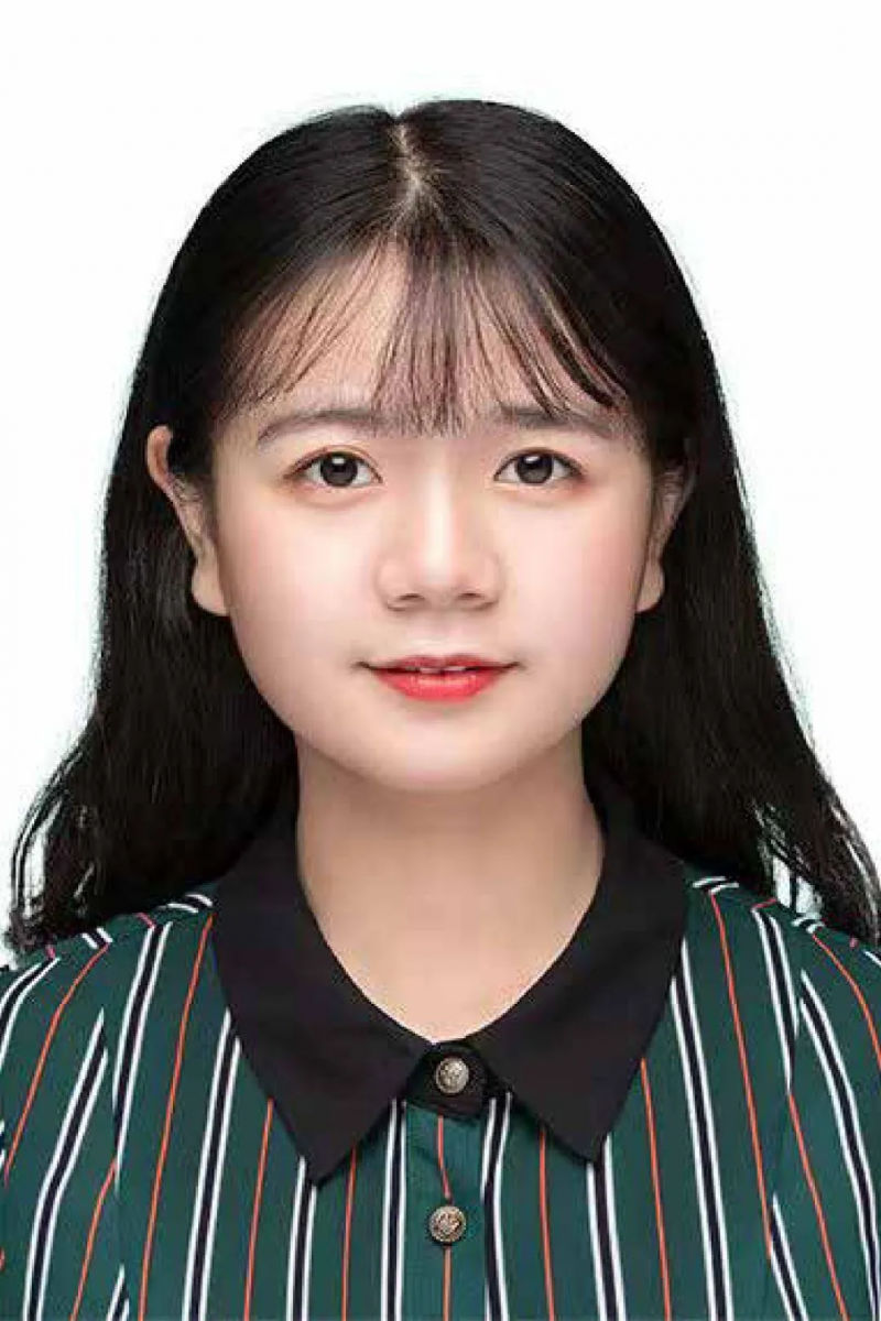 蓝色头发的女孩 AI 生成的内容可能不正确。